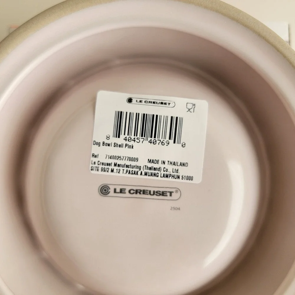 Le Creuset Pet Food and Water Bowl Set of 2 Shell Pink Stoneware 8oz NEW